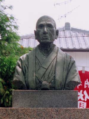 稲垣兼四郎翁の銅像